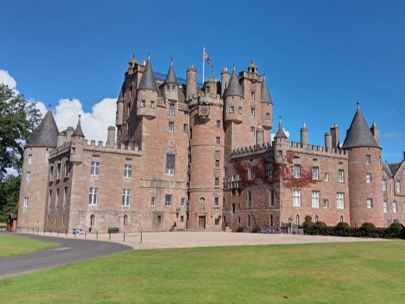 See Glamis Castle on our Majestic Dreamland Tour